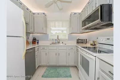 57 Woodland Drive #201, Vero Beach, FL 32962 - Photo 4