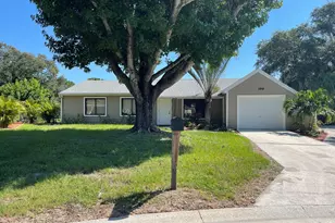 399 Epping Ct NE, Palm Bay, FL 32907 - Photo 2