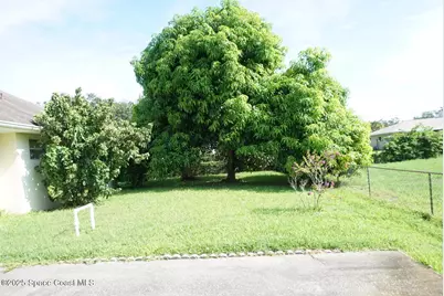 711 Hunan Street NE, Palm Bay, FL 32907 - Photo 4