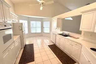 729 Kenwood Cir, Melbourne, FL 32940 - Photo 10