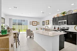 3570 Davenport Creek Ct, Kissimmee, FL 34746 - Photo 4