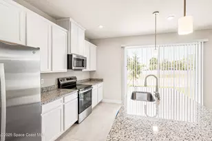 1888 Kendall Pointe Pl, Melbourne, FL 32935 - Photo 4