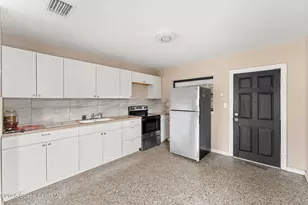 720 Gardenia Dr, Melbourne, FL 32901 - Photo 14