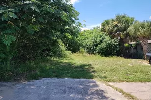 817 Paw Paw St, Cocoa, FL 32922 - Photo 2