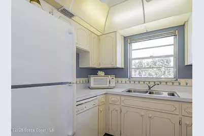 47 Woodland Drive #201, Vero Beach, FL 32962 - Photo 8