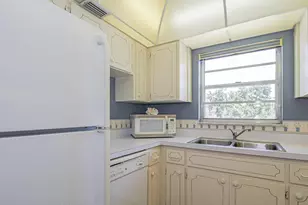 47 Woodland Dr, Vero Beach, FL 32962 - Photo 8