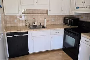 125 E Colonial Ct, Indian Harbour Beach, FL 32937 - Photo 2