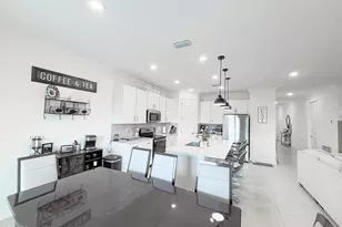 684 Veridian Cir NW, Palm Bay, FL 32907 - Photo 8