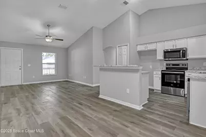 338 Halloran Street SE, Palm Bay, FL 32909 - Photo 8