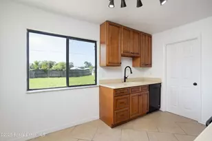 670 Altona St NW, Palm Bay, FL 32907 - Photo 8