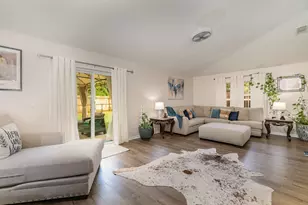 1736 Vista Lake Cir, Melbourne, FL 32904 - Photo 2