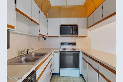 1803 SE Sir Lancelot Drive, Port Saint Lucie, FL 34952 - Photo 16