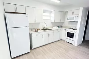 1042 Sea Grape Dr, Melbourne, FL 32935 - Photo 2