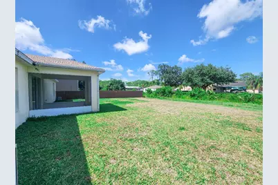 151 Carmelite Avenue NW, Palm Bay, FL 32907 - Photo 4