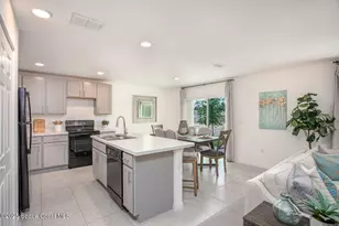 527 Hansare St SW, Palm Bay, FL 32908 - Photo 4