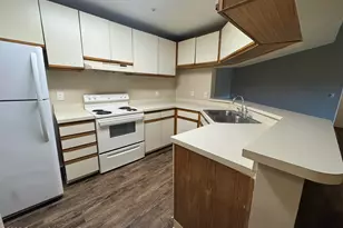 7667 N Wickham Rd, Melbourne, FL 32940 - Photo 16