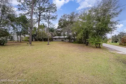 201 S Singleton Avenue, Titusville, FL 32796 - Photo 2