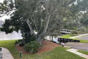 4610 Lake Waterford Way, Melbourne, FL 32901 - Photo 30