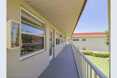 66 Woodland Drive #203, Vero Beach, FL 32962 - Photo 4