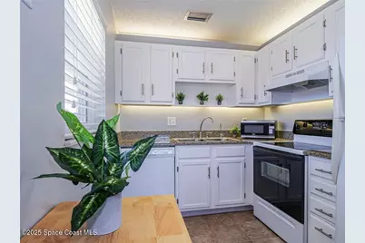 66 Woodland Drive #203, Vero Beach, FL 32962 - Photo 8