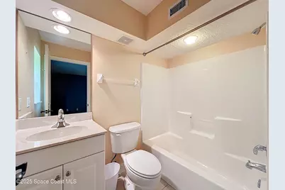 1680 42nd Square #103, Vero Beach, FL 32960 - Photo 4