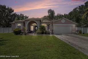3817 Redwood Dr, Land O Lakes, FL 34637 - Photo 2