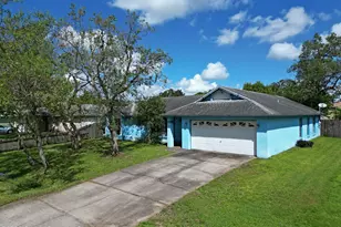 1429 Heartwellville St NW, Palm Bay, FL 32907 - Photo 2