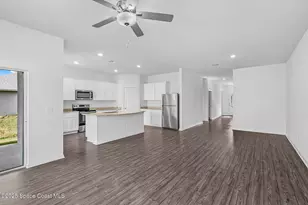 307 Hammonton St SW, Palm Bay, FL 32908 - Photo 4