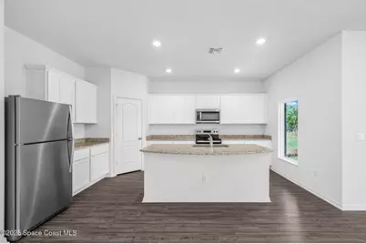 418 Haleybury Street SW, Palm Bay, FL 32908 - Photo 6