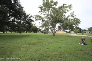 1082 Parkway Ln, Barefoot Bay, FL 32976 - Photo 4