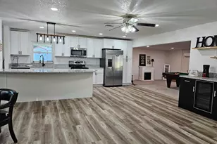 872 Sadnet Cir NE, Palm Bay, FL 32905 - Photo 4