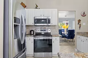 860 Tupelo Rd SW, Palm Bay, FL 32908 - Photo 8