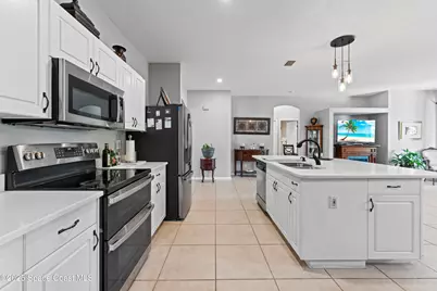 813 Del Mar Circle, Melbourne, FL 32904 - Photo 12