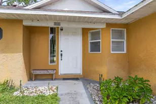 1099 Pace Dr NW, Palm Bay, FL 32907 - Photo 2