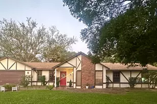 3256 Fairview Dr, Melbourne, FL 32934 - Photo 1