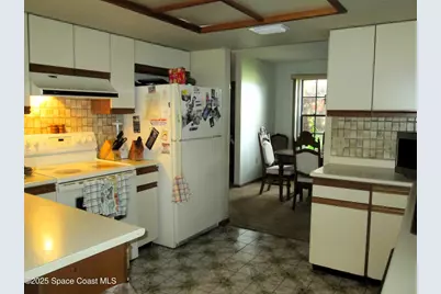 3256 Fairview Drive, Melbourne, FL 32934 - Photo 8