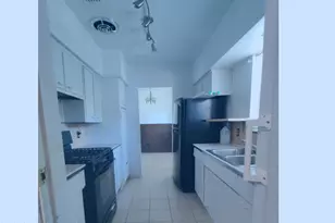 700 Lund Cir, Melbourne, FL 32901 - Photo 2