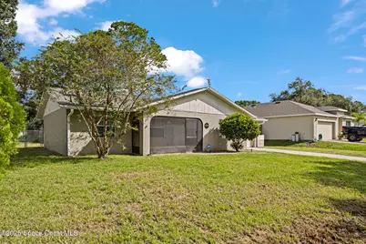 1037 Zamora Street SE, Palm Bay, FL 32909 - Photo 2