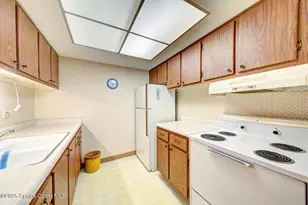 8522 N Atlantic Ave, Cape Canaveral, FL 32920 - Photo 16