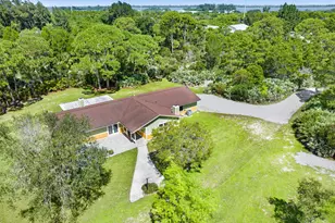 6570 Whispering Pines Ln, Grant-Valkaria, FL 32949 - Photo 16