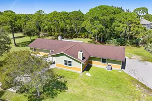 6570 Whispering Pines Ln, Grant-Valkaria, FL 32949 - Photo 6