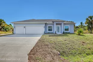 660 Yardley St SW, Palm Bay, FL 32908 - Photo 2