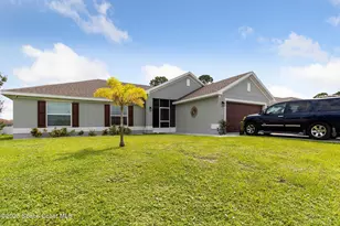 926 Sable Cir SE, Palm Bay, FL 32909 - Photo 1