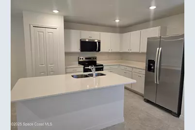 551 SW Richmond Circle, Palm Bay, FL 32908 - Photo 4