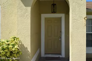 939 Lyons Cir NW, Palm Bay, FL 32907 - Photo 4