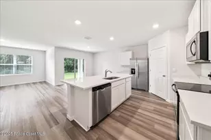 566 Rembrandt St SE, Palm Bay, FL 32909 - Photo 4