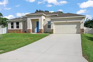 1426 Seeley Cir NW, Palm Bay, FL 32907 - Photo 2