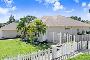 2735 S Courtenay Pkwy, Merritt Island, FL 32952 - Photo 6