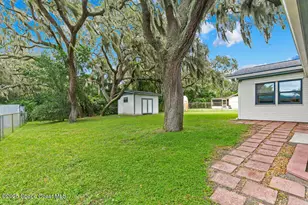 1305 Greenwood St, Titusville, FL 32780 - Photo 6