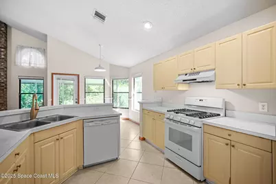 2901 Pebble Creek Street W, Melbourne, FL 32935 - Photo 8